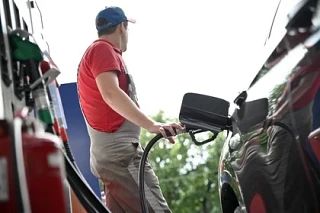 Жители Ростовской области попросили ввести на АЗС систему чет-нечет