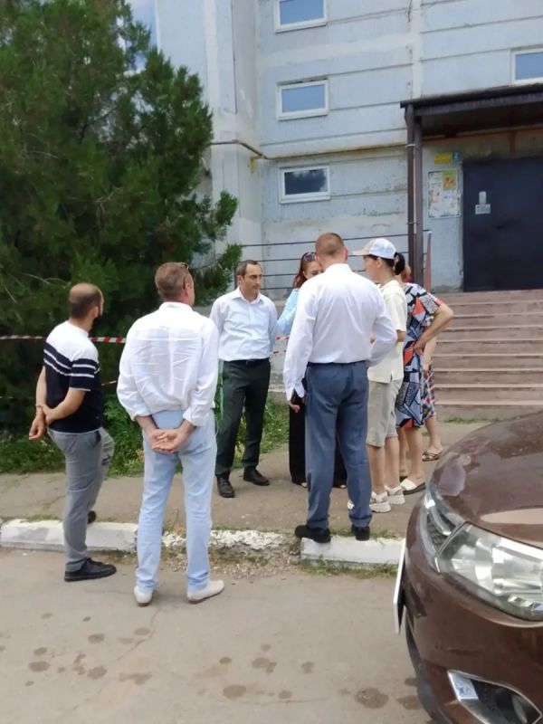 Сегодня подписал постановление о введении режима функционирования «Повышенная готовность» для органов управления и сил муниципального звена РСЧС в связи с частичным разрушением плиты перекрытия между первым и вторым этажами... Сегодня подписал постановление о введении режима функционирования «Повышенная готовность» для органов управления и сил муниципального звена РСЧС в связи с частичным разрушением плиты перекрытия между первым и вторым этажами...