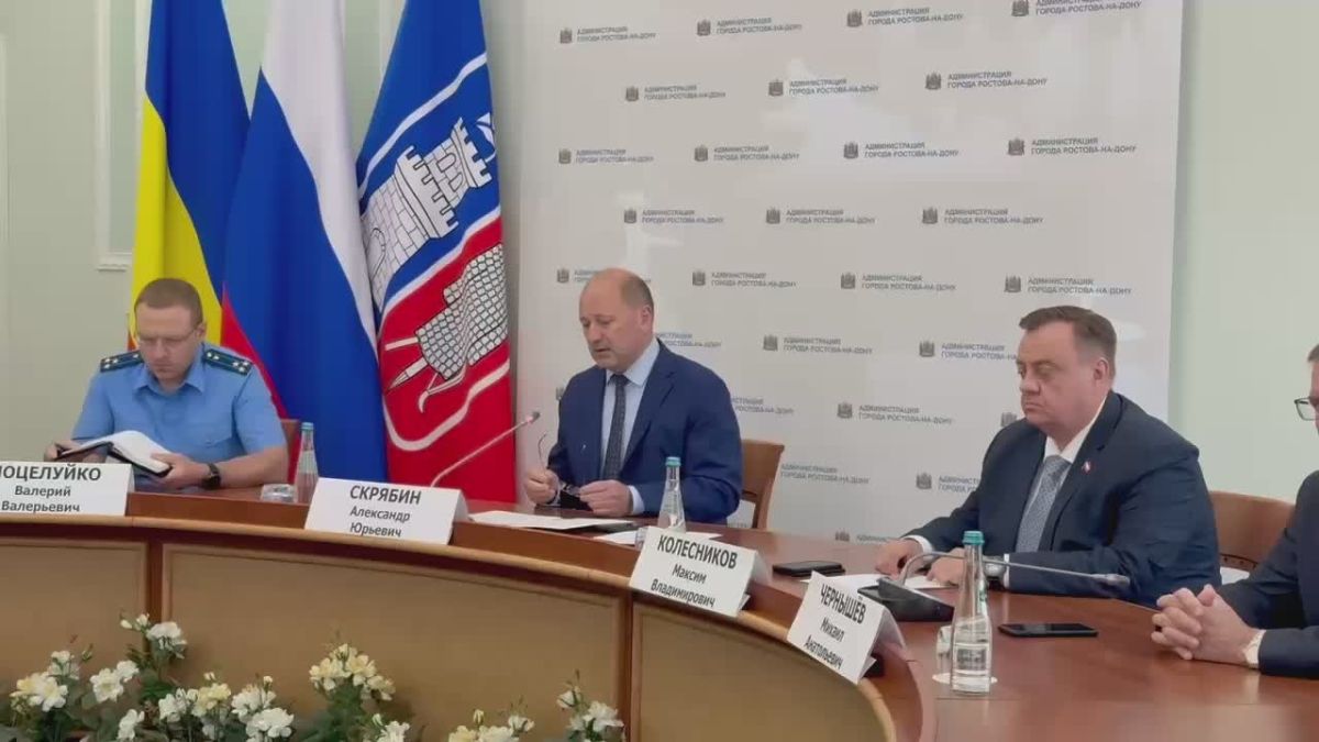 Александр Скрябин: Сегодня провел заседание Оперативного штаба по обеспечению топливом города с участием операторов АЗС, правоохранительных ведомств, профильных служб, руководителей ресурсоснабжающих организаций...