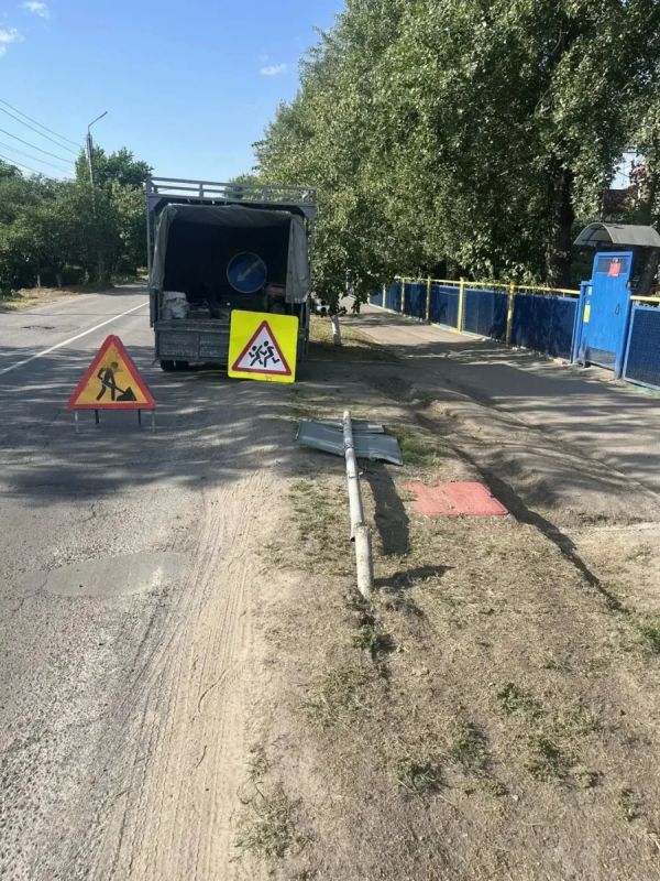 В Батайске продолжают устанавливать и обновлять дорожные знаки В Батайске продолжают устанавливать и обновлять дорожные знаки