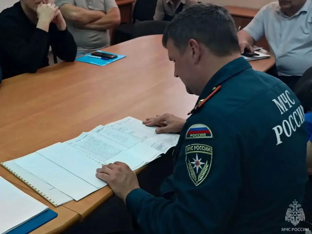 Готовность к возможным чрезвычайным ситуациям в одном из крупнейших торговых центров области оценили сотрудники МЧС Готовность к возможным чрезвычайным ситуациям в одном из крупнейших торговых центров области оценили сотрудники МЧС