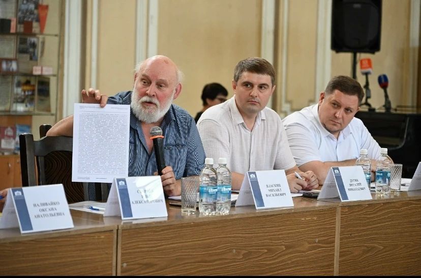 В центральной городской библиотеке имени Пушкина состоялось выездное заседание круглого стола на тему «Восстановление памятников архитектуры: упрощение правил без потери качества» В центральной городской библиотеке имени Пушкина состоялось выездное заседание круглого стола на тему «Восстановление памятников архитектуры: упрощение правил без потери качества»