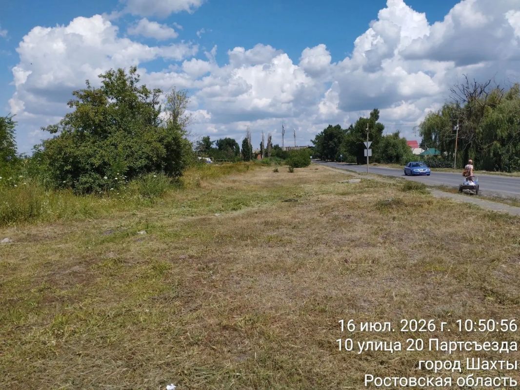 В Октябрьском территориальном отделе продолжается покос сорной растительности В Октябрьском территориальном отделе продолжается покос сорной растительности