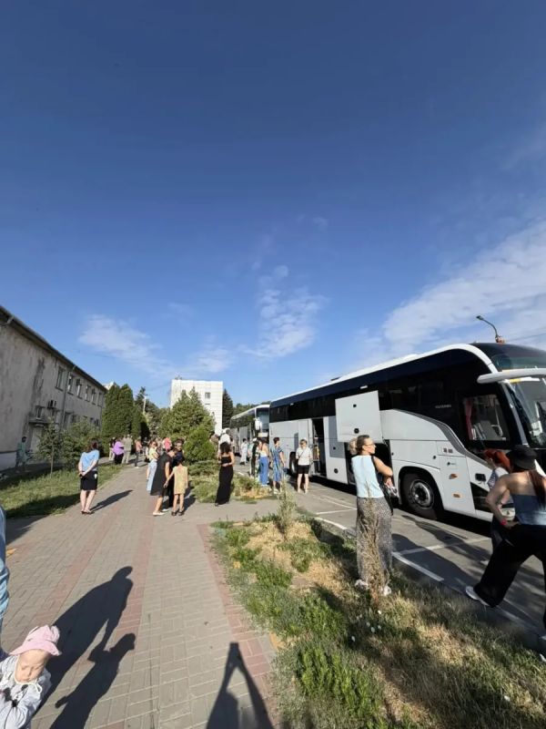 115 детей из Батайска отправились на летний отдых 115 детей из Батайска отправились на летний отдых