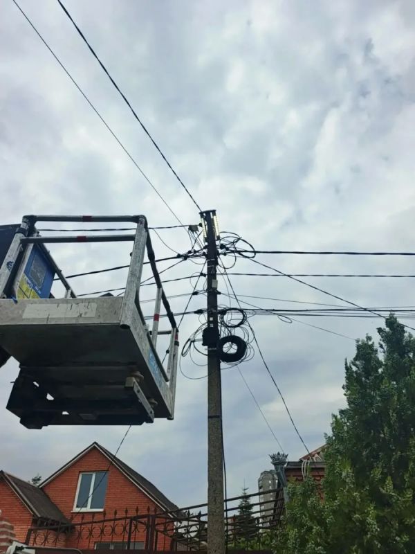 В Батайске продолжают восстанавливать уличное освещение В Батайске продолжают восстанавливать уличное освещение