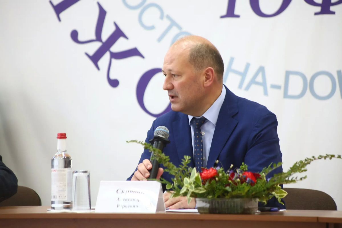 Александр Скрябин: Для меня как для главы города сохранение зеленого каркаса -это не просто приоритет, а стратегическая задача Александр Скрябин: Для меня как для главы города сохранение зеленого каркаса -это не просто приоритет, а стратегическая задача