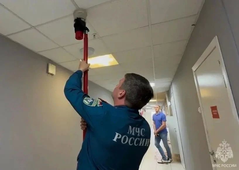 Готовность к возможным чрезвычайным ситуациям в одном из крупнейших торговых центров области оценили сотрудники МЧС Готовность к возможным чрезвычайным ситуациям в одном из крупнейших торговых центров области оценили сотрудники МЧС