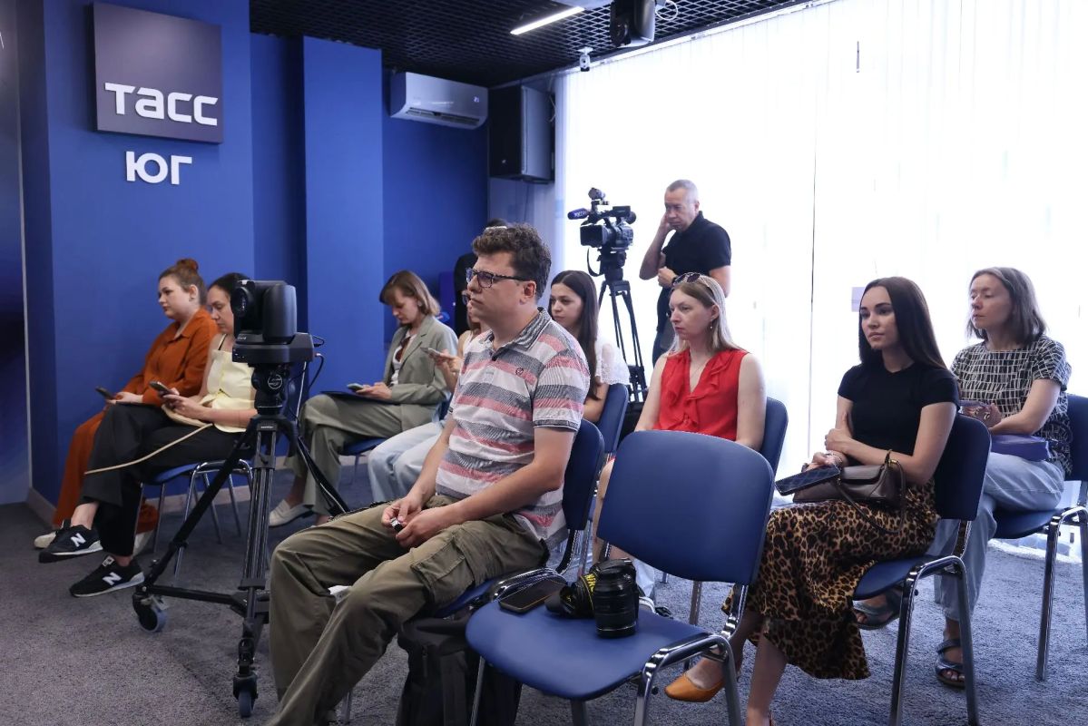 Фоторепортаж и главное из заявлений с пресс-конференции, посвященной ходу приемной кампании в колледжах и техникумах Ростовской области Фоторепортаж и главное из заявлений с пресс-конференции, посвященной ходу приемной кампании в колледжах и техникумах Ростовской области
