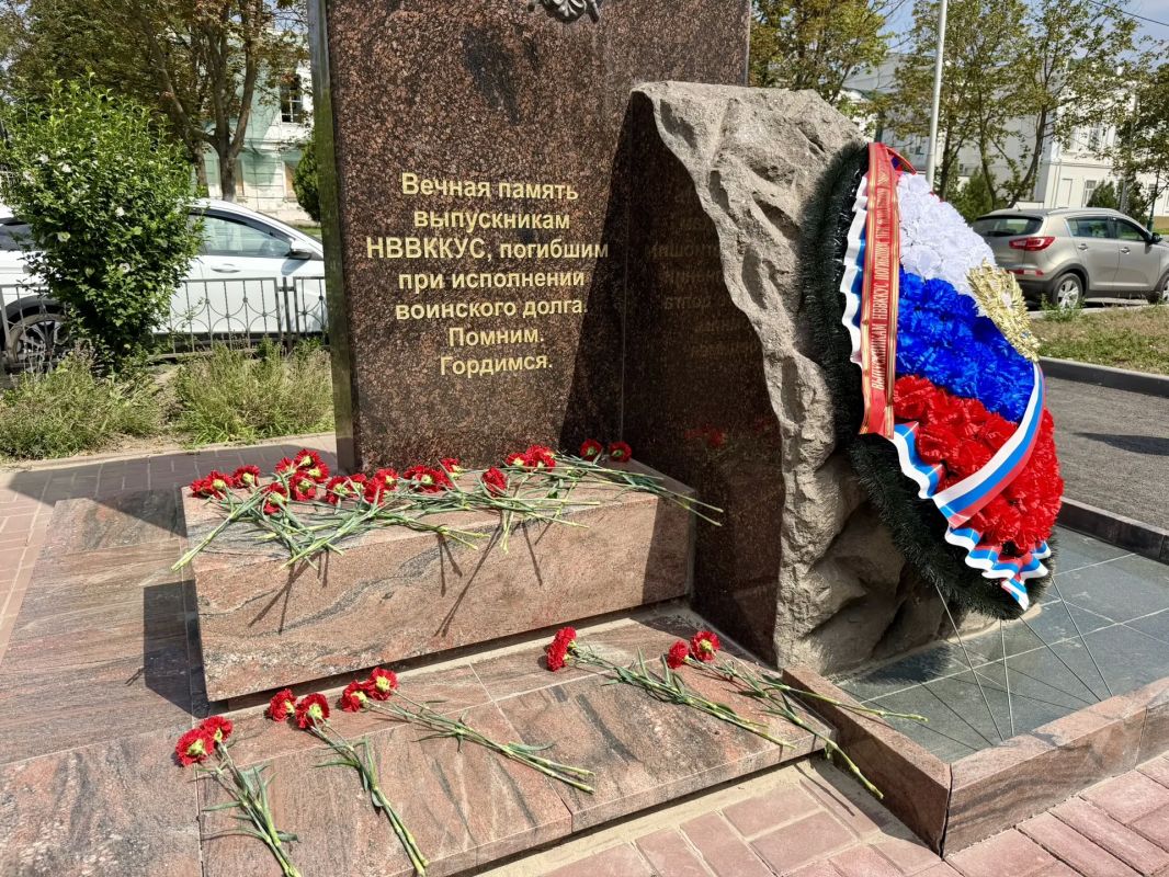Сегодня в Доме офицеров Новочеркасского гарнизона прошла встреча выпускников Новочеркасского высшего военного командного Краснознаменного училища связи, посвящённая 45-летию выпуска 1981 года Сегодня в Доме офицеров Новочеркасского гарнизона прошла встреча выпускников Новочеркасского высшего военного командного Краснознаменного училища связи, посвящённая 45-летию выпуска 1981 года