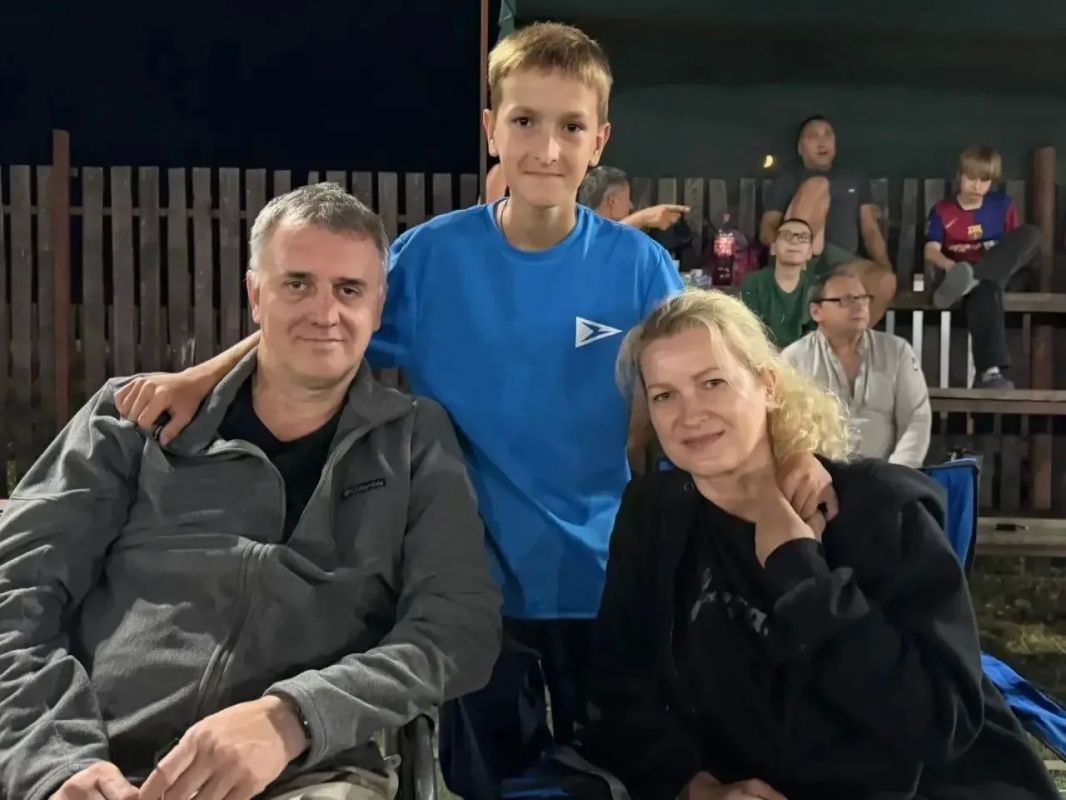 «Дружба» на поле: в Шахтах устроили масштабный показ финала чемпионата мира по футболу «Дружба» на поле: в Шахтах устроили масштабный показ финала чемпионата мира по футболу