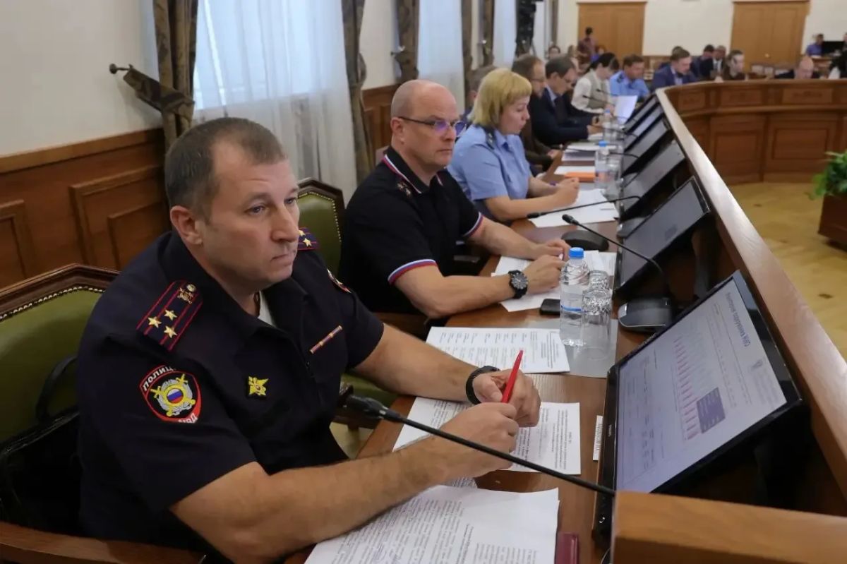 Юрий Слюсарь: На очередном штабе по благоустройству и утилизации ТКО обсуждали эффективность борьбы с «серыми» возчиками и финансирование закупки новых и реконструкции существующих контейнерных площадок Юрий Слюсарь: На очередном штабе по благоустройству и утилизации ТКО обсуждали эффективность борьбы с «серыми» возчиками и финансирование закупки новых и реконструкции существующих контейнерных площадок