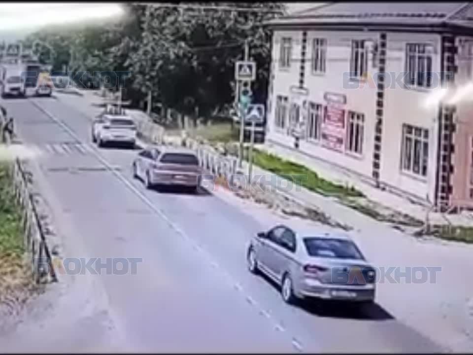 Под Ростовом на тротуаре сбили женщину с ребёнком — мать надеется на справедливое расследование