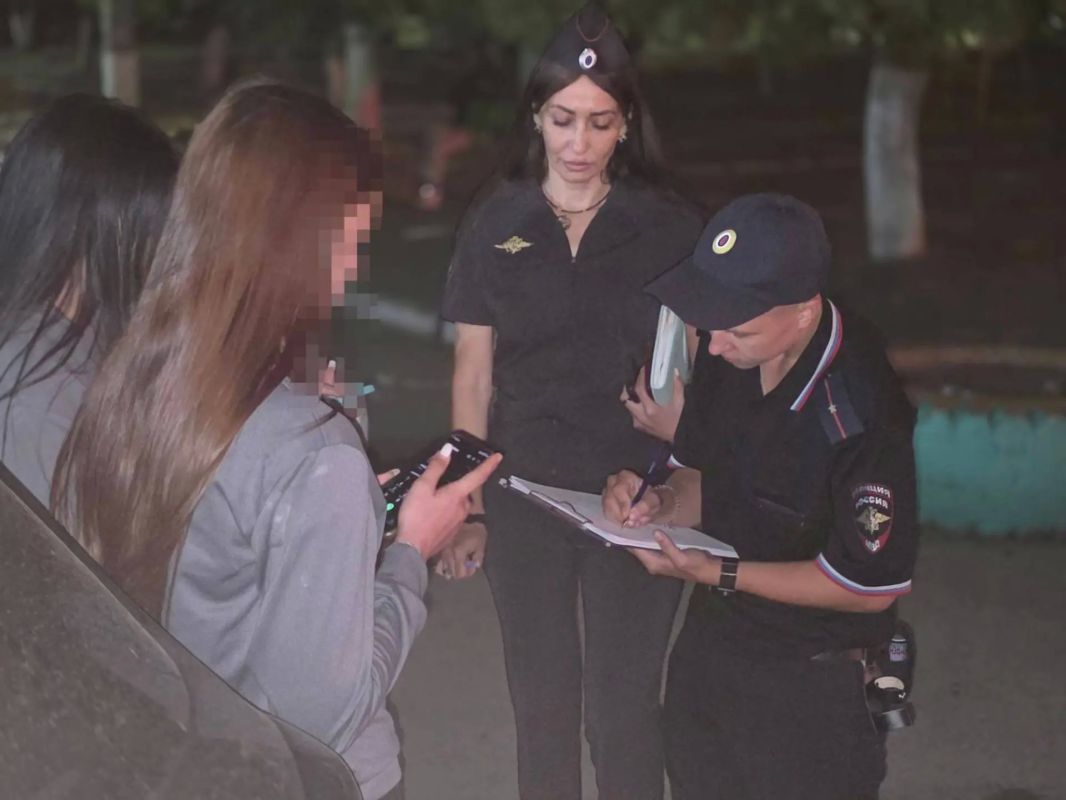 Сотрудники полиции провели профилактический рейд в городе Шахты Сотрудники полиции провели профилактический рейд в городе Шахты