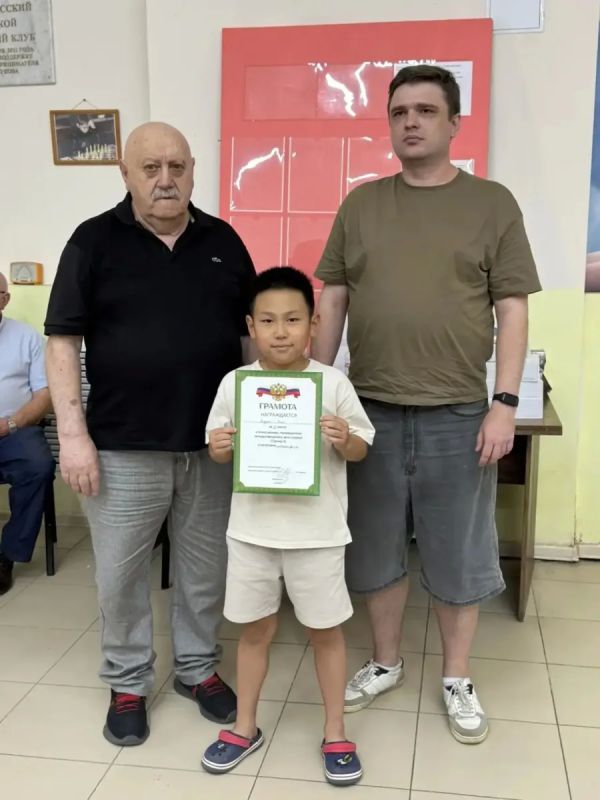 Батайские шахматисты завоевали призовые места на турнирах ко Дню шахмат Батайские шахматисты завоевали призовые места на турнирах ко Дню шахмат