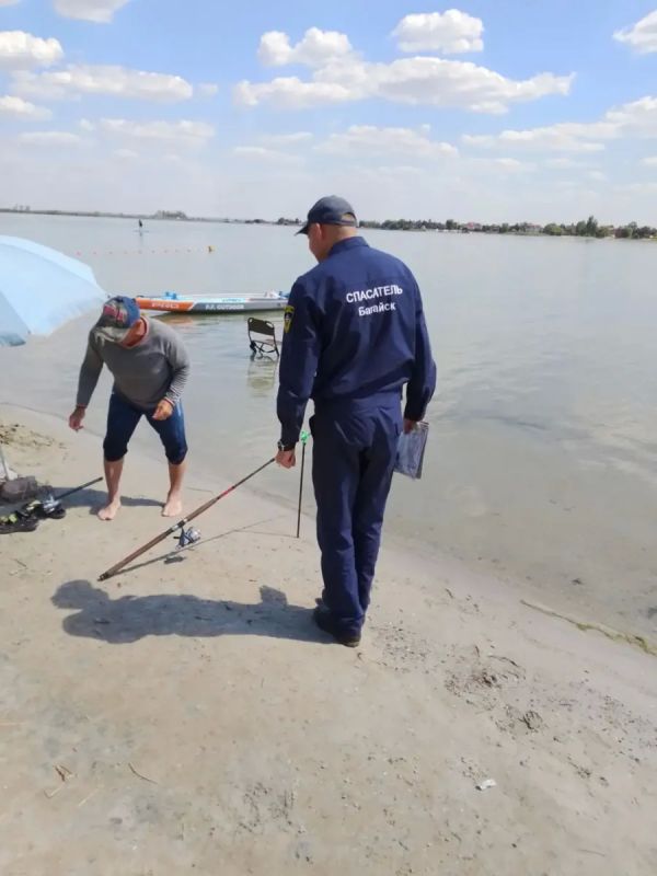 Спасатели напоминают о безопасности у воды и высокой пожарной опасности Спасатели напоминают о безопасности у воды и высокой пожарной опасности