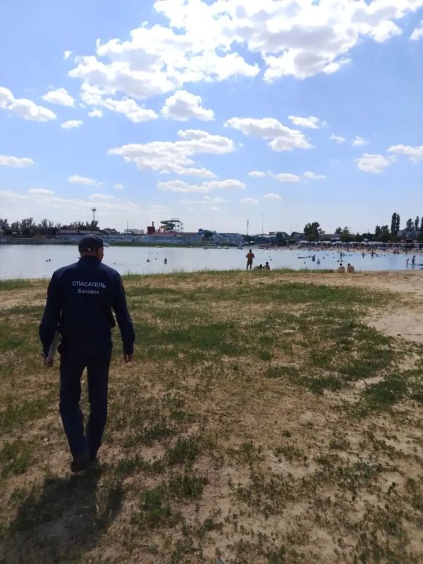 Спасатели напоминают о безопасности у воды и высокой пожарной опасности Спасатели напоминают о безопасности у воды и высокой пожарной опасности
