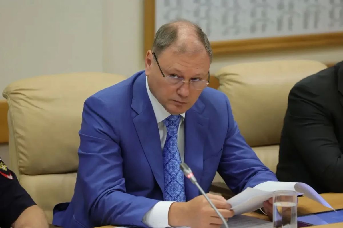 Юрий Слюсарь: Уборочная, ситуация с пожарами и контроль за рынком топлива – сегодня в центре внимания на совещании в правительстве Юрий Слюсарь: Уборочная, ситуация с пожарами и контроль за рынком топлива – сегодня в центре внимания на совещании в правительстве