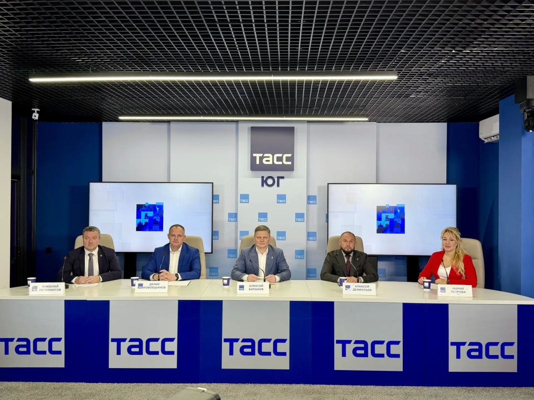 #Прямосейчас в Региональном информационном центре "ТАСС Юг" (г. Ростов-на-Дону) состоится пресс-конференция, посвященная итогам 4-х образовательных модулей проекта "Герои Дона" и новому выпуску кадров государственного и...