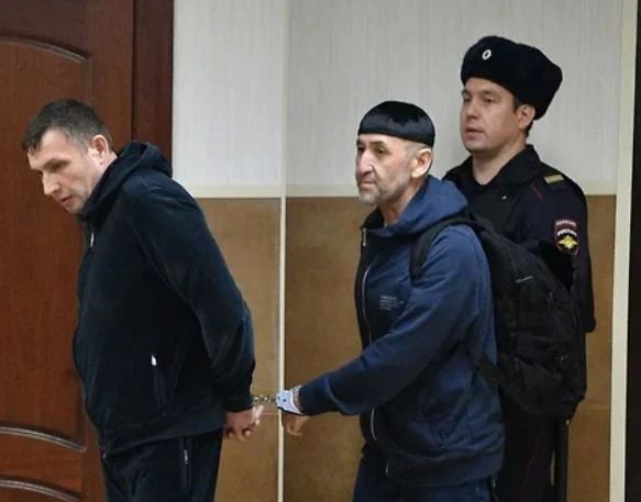 К 13 годам и 12 годам 6 месяцам заключения приговорили в Москве экс-руководителя группы компаний «Ростовская нива» Жасулана Тулепбекова и его подчиненного Дениса Ширяева, признанных виновными в соучастии в растрате 10,6 млрд...
