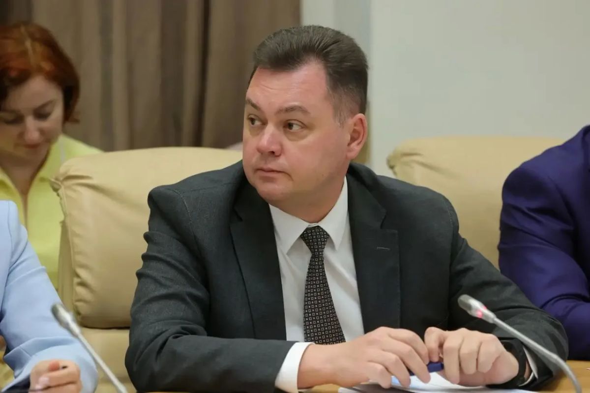 Юрий Слюсарь: Уборочная, ситуация с пожарами и контроль за рынком топлива – сегодня в центре внимания на совещании в правительстве Юрий Слюсарь: Уборочная, ситуация с пожарами и контроль за рынком топлива – сегодня в центре внимания на совещании в правительстве