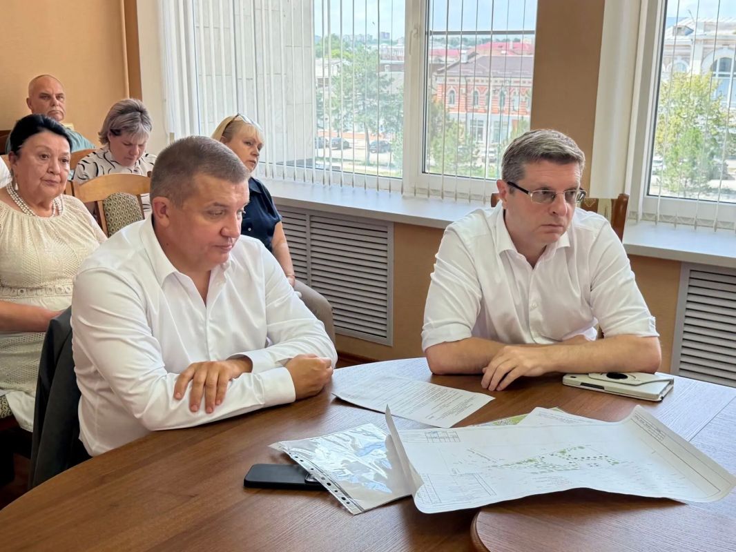 24 июля в малом зале городской Думы прошло общее собрание Совета директоров предприятий и организаций Новочеркасска 24 июля в малом зале городской Думы прошло общее собрание Совета директоров предприятий и организаций Новочеркасска