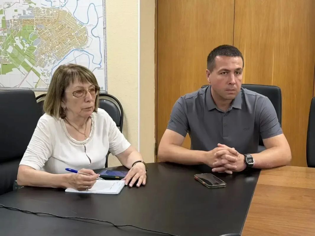 По поручению главы города Павла Исакова исполняющий обязанности главы администрации Константин Хмельницкий провел экстренное совещание по устранению последствий непогоды По поручению главы города Павла Исакова исполняющий обязанности главы администрации Константин Хмельницкий провел экстренное совещание по устранению последствий непогоды