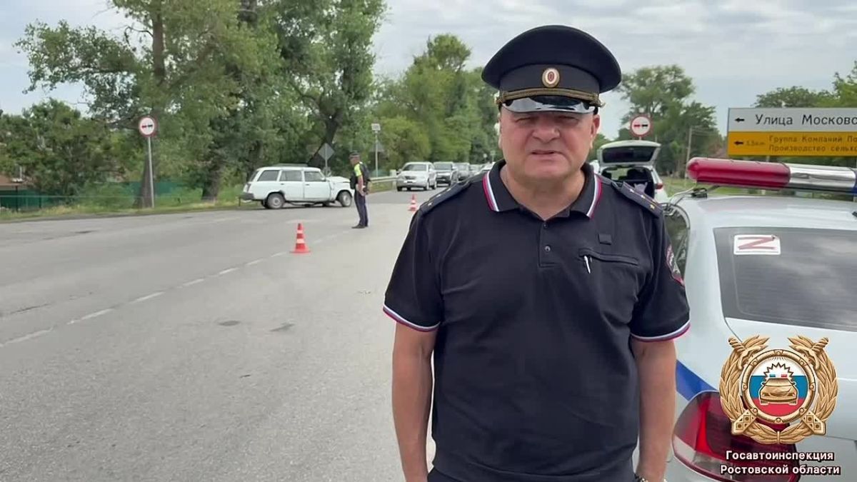 Сотрудники полиции устанавливают обстоятельства ДТП с двумя пострадавшими