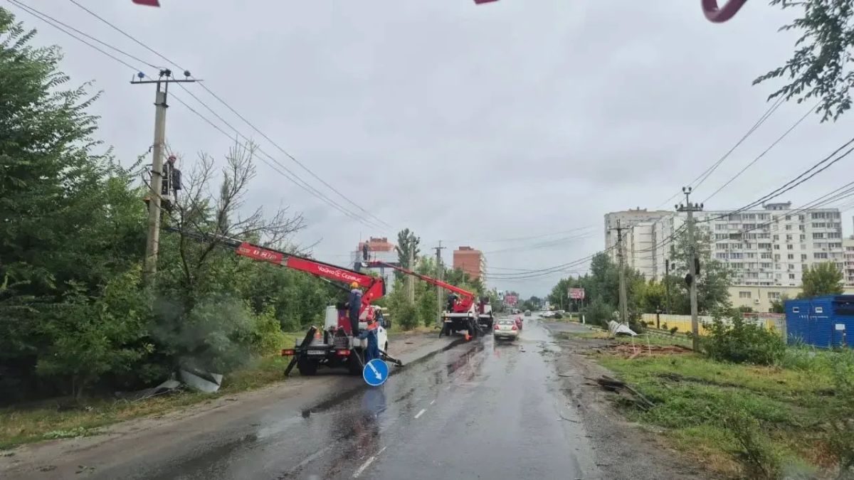 За медпомощью обратился 51 человек после шторма на Дону За медпомощью обратился 51 человек после шторма на Дону
