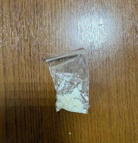 В Шахтах полицейские задержали мужчину за хранение запрещенных веществ