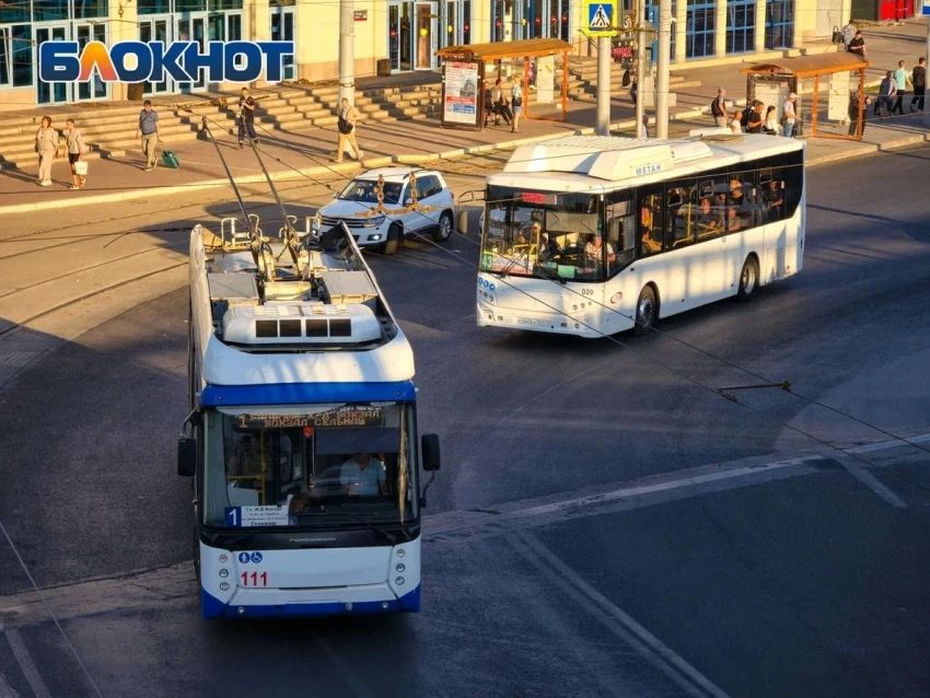 В Ростове после урагана продолжаются перебои в работе трамваев и троллейбусов