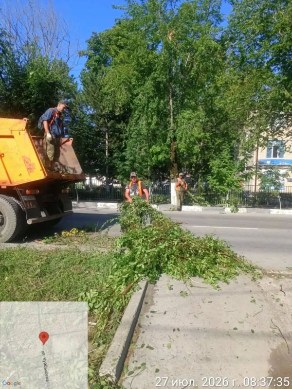 Продолжаем устранять последствия сильного грозового фронта, который вечером 25 июля прошёл через Батайск Продолжаем устранять последствия сильного грозового фронта, который вечером 25 июля прошёл через Батайск