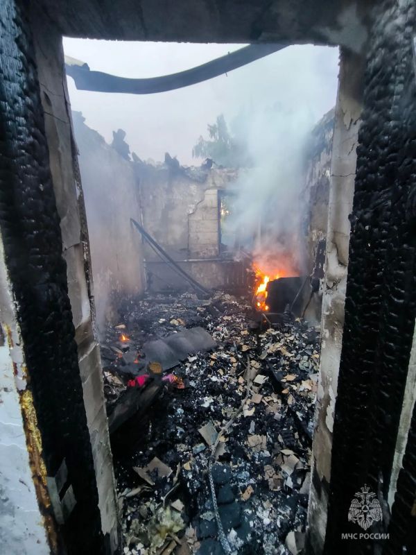 Частный дом сгорел в селе Поливянка Песчанокопского района Частный дом сгорел в селе Поливянка Песчанокопского района