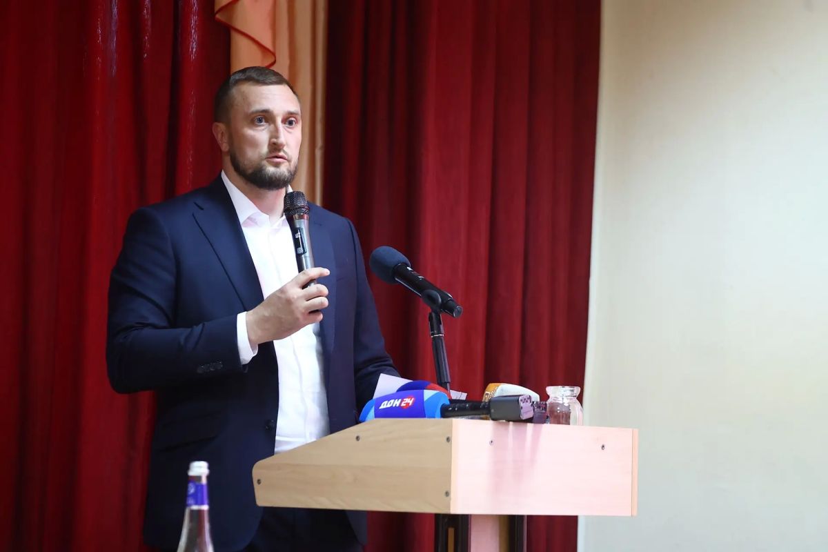 Александр Скрябин: Прошла информационная встреча с жителями многоквартиного дома в Пролетарском районе, пострадавшего в результате атаки БПЛА Александр Скрябин: Прошла информационная встреча с жителями многоквартиного дома в Пролетарском районе, пострадавшего в результате атаки БПЛА
