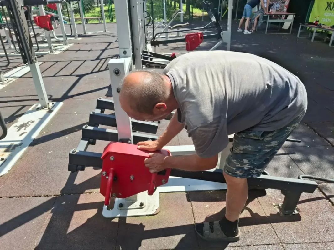На площадке ГТО в парке имени Ленина проверили состояние спортивного оборудования На площадке ГТО в парке имени Ленина проверили состояние спортивного оборудования