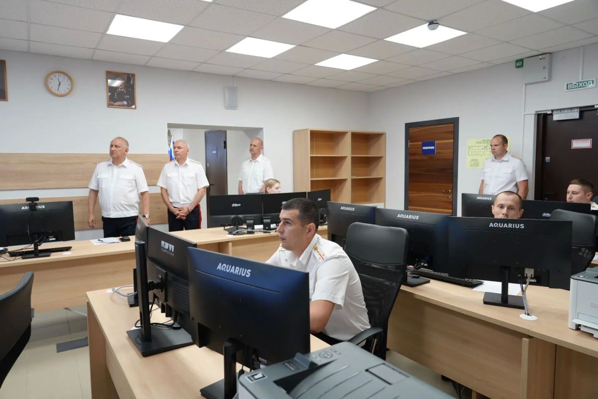 В ходе рабочей поездки заместитель Министра МВД России Александр Кравченко посетил Ситуационный центр ГУ МВД России по Ростовской области В ходе рабочей поездки заместитель Министра МВД России Александр Кравченко посетил Ситуационный центр ГУ МВД России по Ростовской области