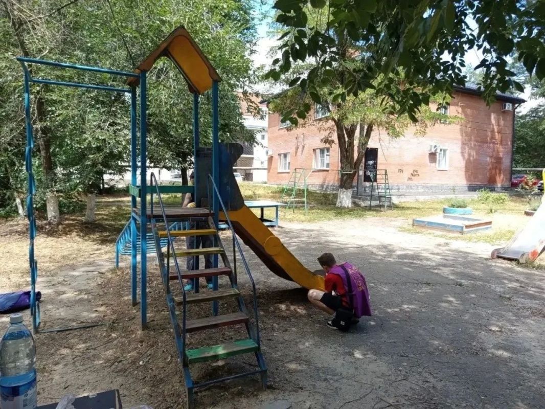 Благоустройство в микрорайоне Горняк: по инициативе жителей обновлена детская площадка Благоустройство в микрорайоне Горняк: по инициативе жителей обновлена детская площадка