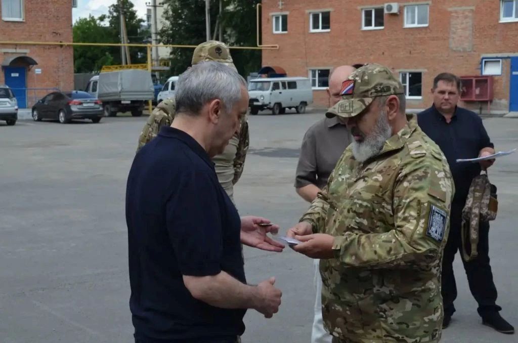 Депутат Законодательного Собрания Ростовской области Мурат Харцызов получил общественную награду — медаль «За помощь фронту»