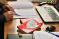 820 потерпевших, 818 миллионов рублей ущерба, 20 томов уголовного дела: Следователи ростовского Главка МВД расследуют деятельность финансовой пирамиды