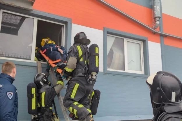 В Ростовской области спасатели за сутки ликвидировали 20 пожаров