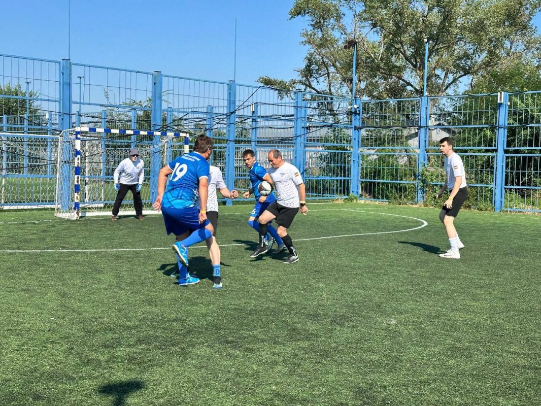 Сегодня на гребном канале "Дон" проходит отборочный этап соревнований по футболу Спартакиады среди работников органов исполнительной и законодательной власти Ростовской области Сегодня на гребном канале "Дон" проходит отборочный этап соревнований по футболу Спартакиады среди работников органов исполнительной и законодательной власти Ростовской области