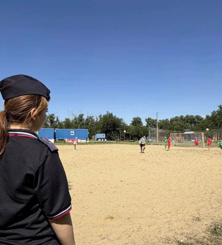 В детском оздоровительном лагере «Локомотив» города Ростова-на-Дону сотрудники подразделения по делам несовершеннолетних Ростовского линейного управления МВД России на транспорте организовали спортивно-профилактическое... В детском оздоровительном лагере «Локомотив» города Ростова-на-Дону сотрудники подразделения по делам несовершеннолетних Ростовского линейного управления МВД России на транспорте организовали спортивно-профилактическое...