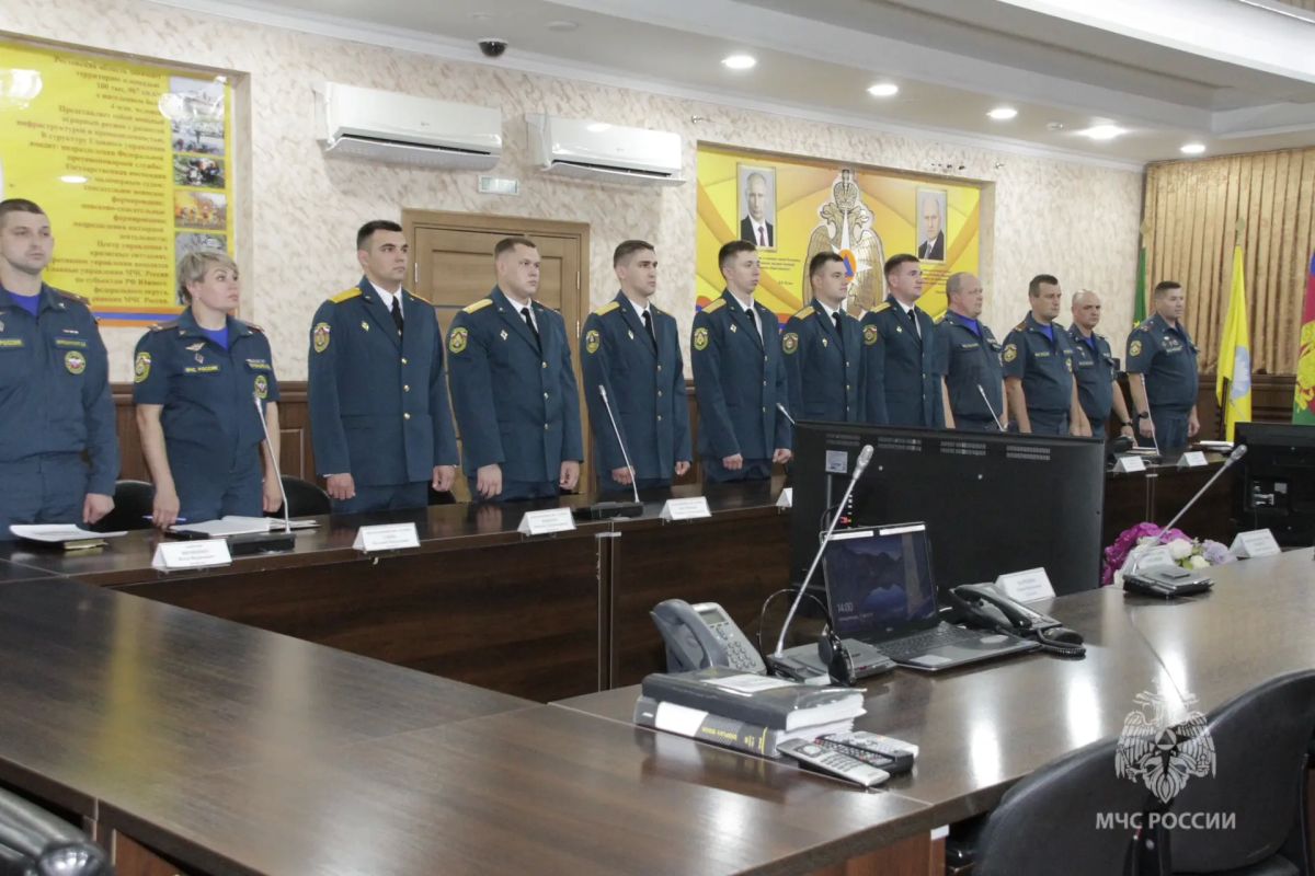 Молодые лейтенанты пополнили ряды Донского МЧС Молодые лейтенанты пополнили ряды Донского МЧС