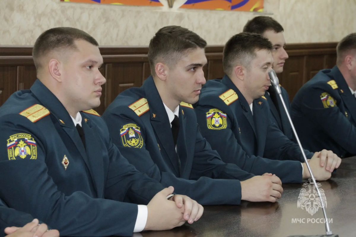 Молодые лейтенанты пополнили ряды Донского МЧС Молодые лейтенанты пополнили ряды Донского МЧС
