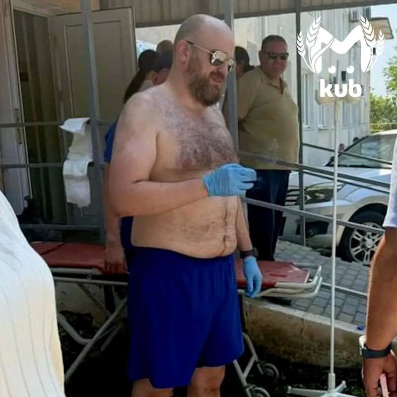Анестезиолог из Ростова бросился спасать людей после атаки БПЛА в Архипо-Осиповке Анестезиолог из Ростова бросился спасать людей после атаки БПЛА в Архипо-Осиповке