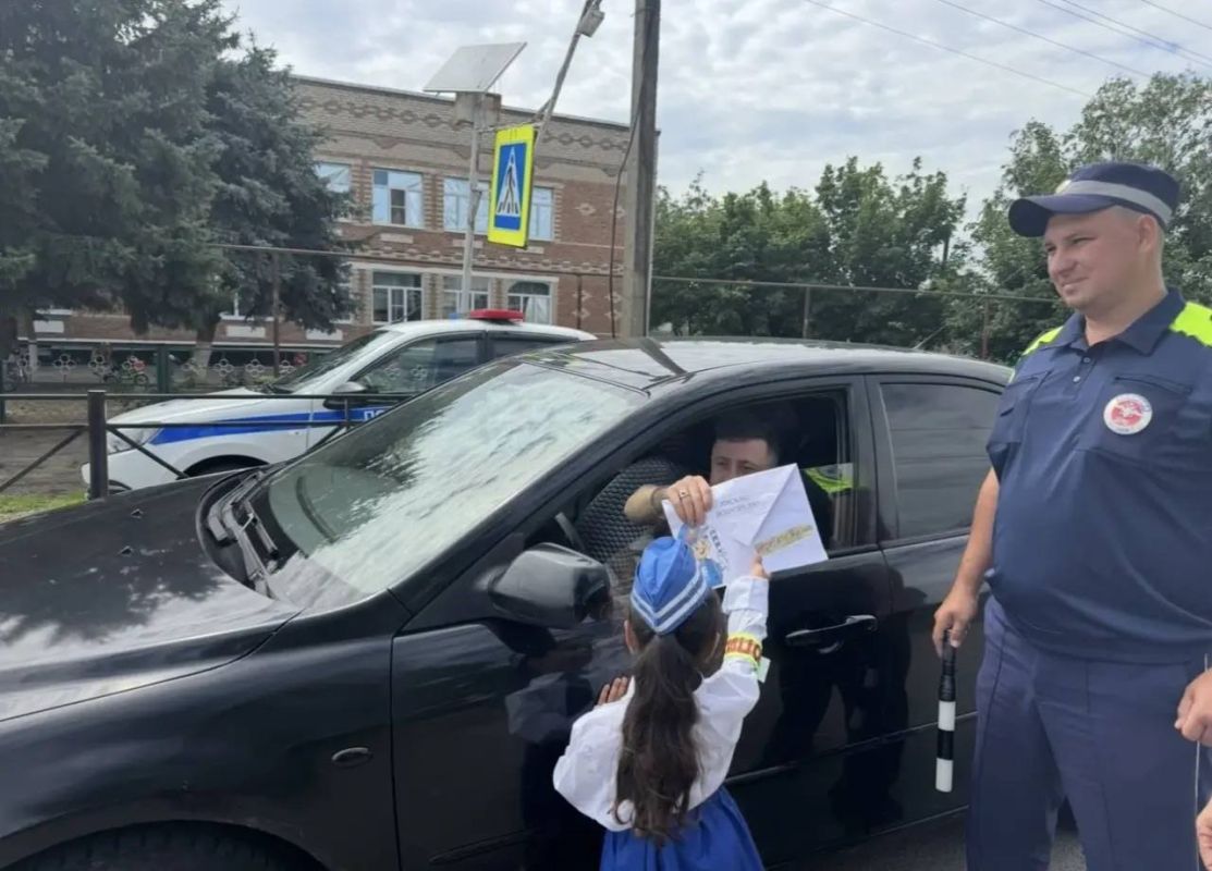 Лето, дети, безопасность: Госавтоинспекция в гостях у "Сказки" Лето, дети, безопасность: Госавтоинспекция в гостях у "Сказки"