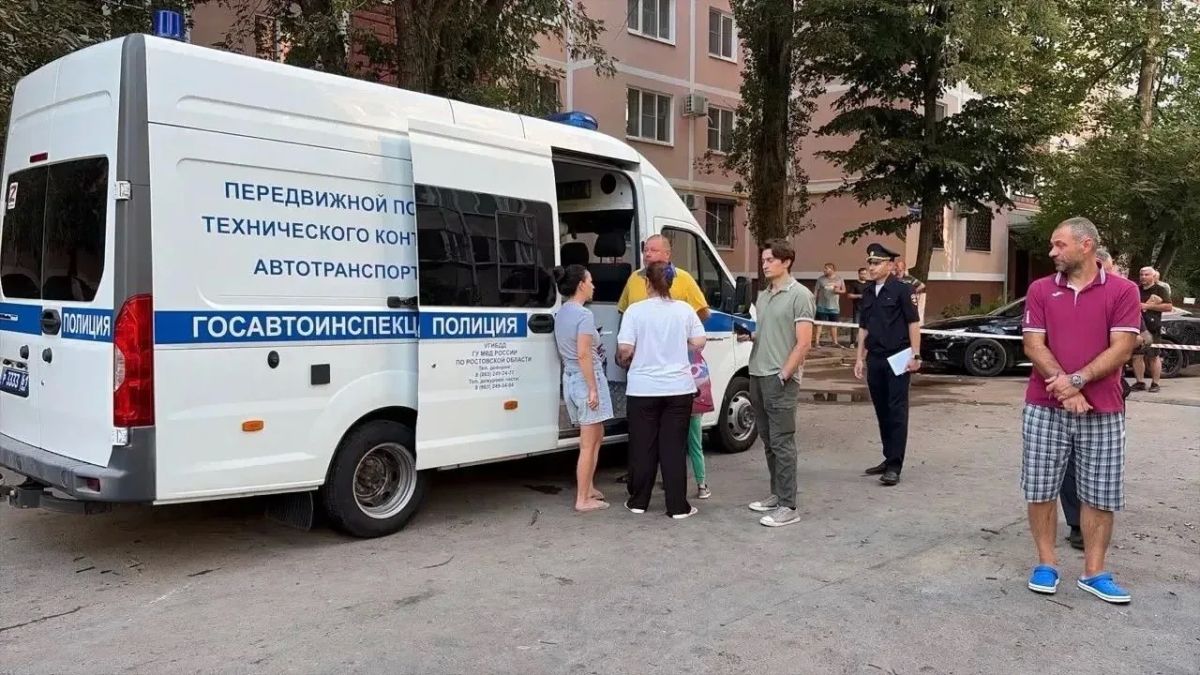 На месте ЧП в Ростове-на-Дону работает мобильная приемная полиции для помощи пострадавшим На месте ЧП в Ростове-на-Дону работает мобильная приемная полиции для помощи пострадавшим