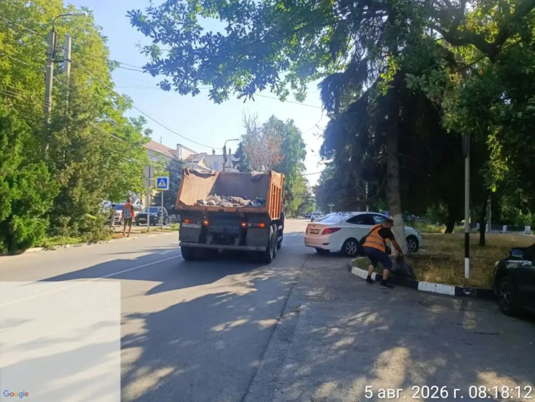 В Батайске продолжаются работы по содержанию улично-дорожной сети В Батайске продолжаются работы по содержанию улично-дорожной сети