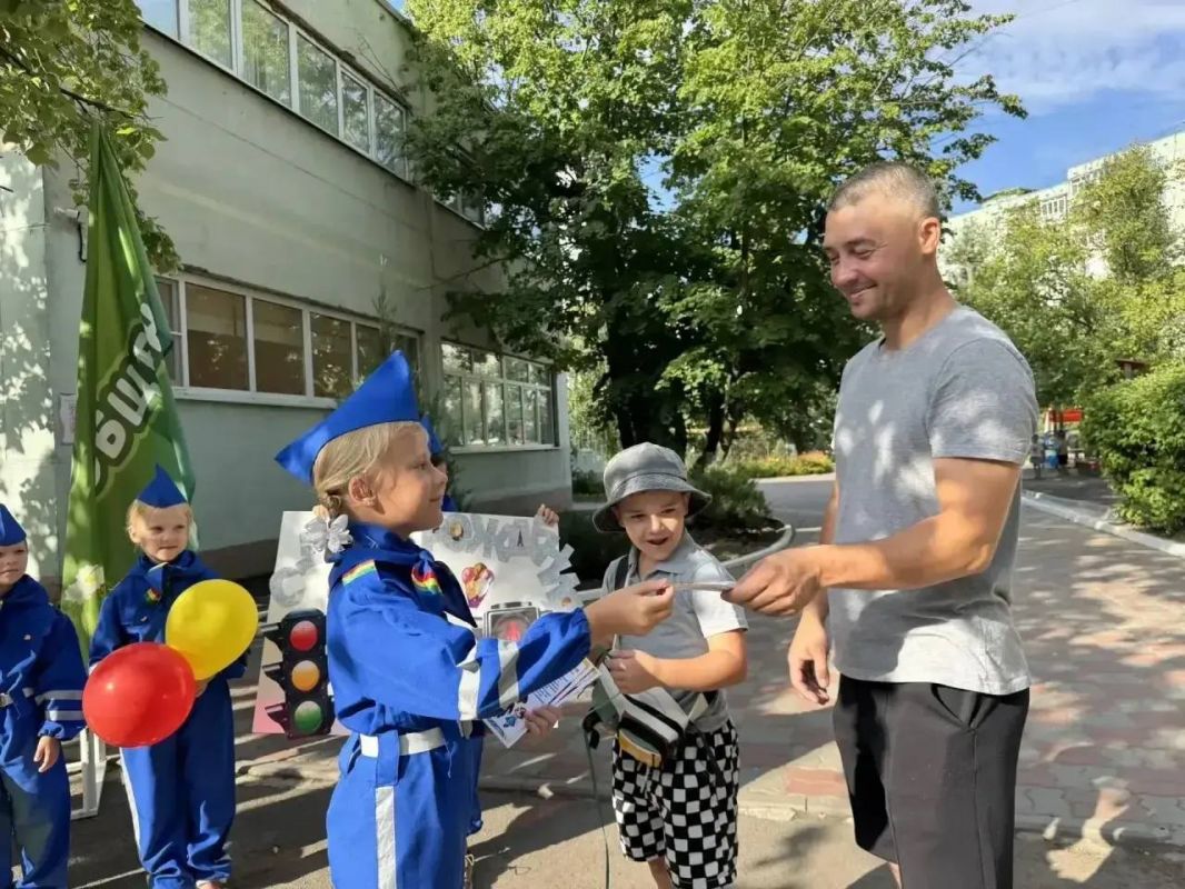 Акция «С днём рождения, Светофор!» Акция «С днём рождения, Светофор!»