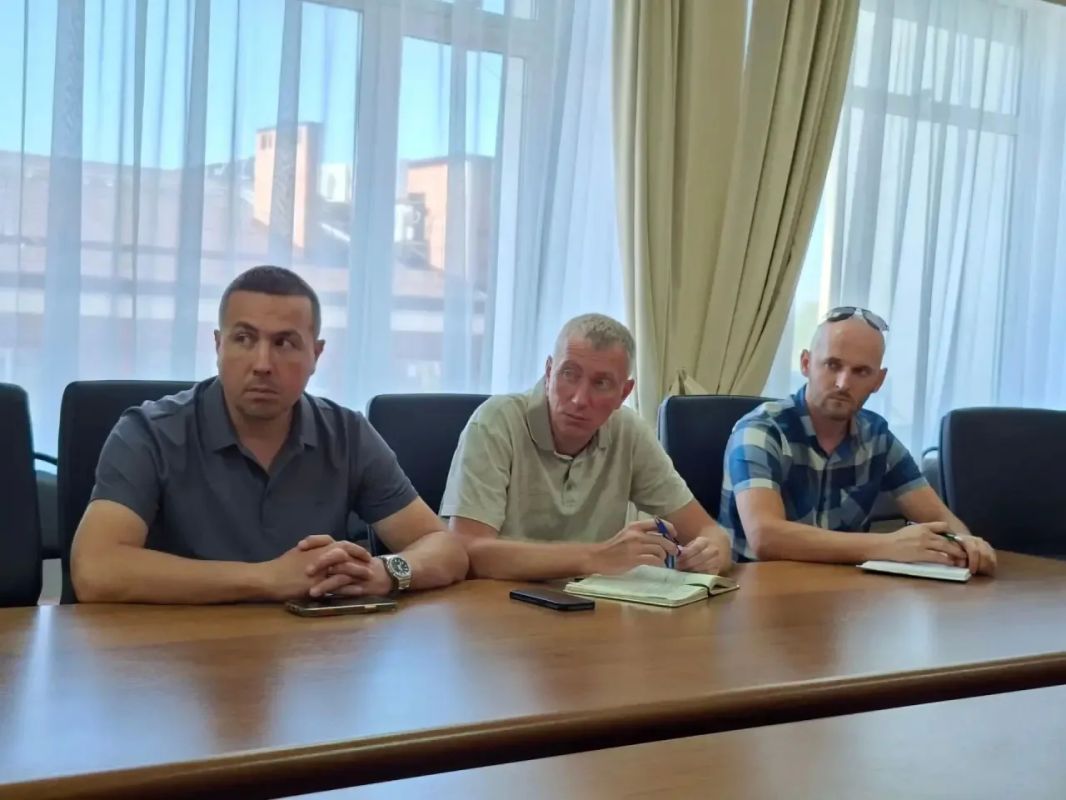 В администрации Новочеркасска состоялось совещание с руководителями управляющих компаний, ТСЖ и ресурсоснабжающих организаций города В администрации Новочеркасска состоялось совещание с руководителями управляющих компаний, ТСЖ и ресурсоснабжающих организаций города