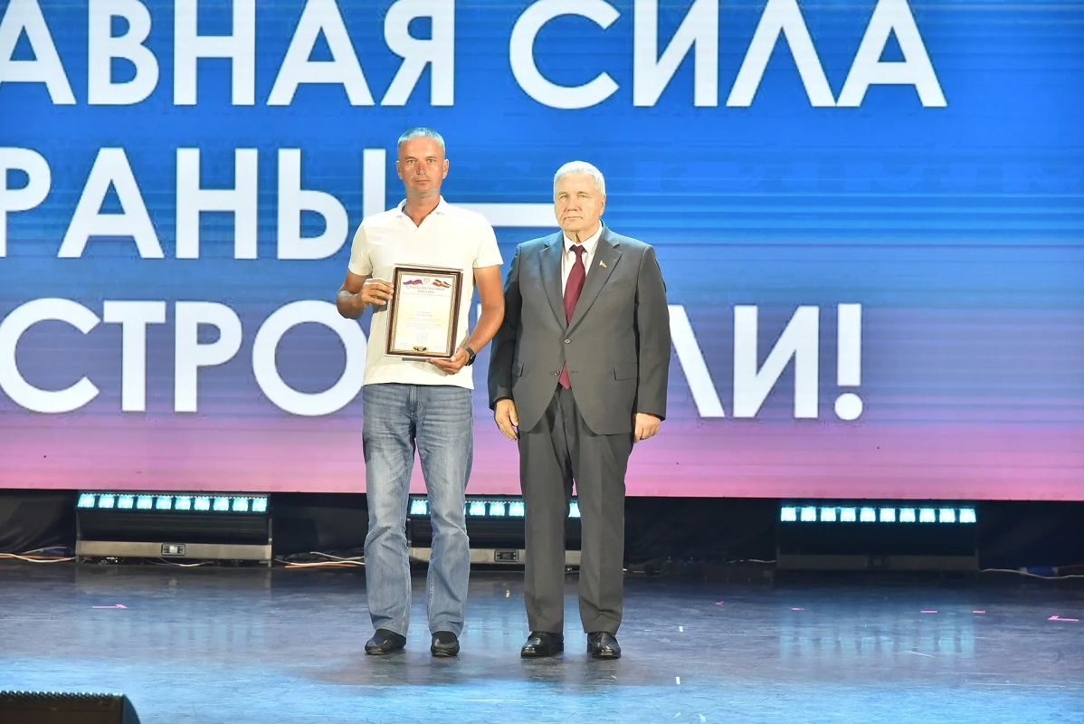 В Конгресс-холле ДГТУ прошло торжественное собрание, посвященное Дню строителя В Конгресс-холле ДГТУ прошло торжественное собрание, посвященное Дню строителя